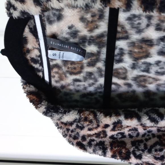 Cozy Leopard Print Housecoat S - Picture 3 of 3